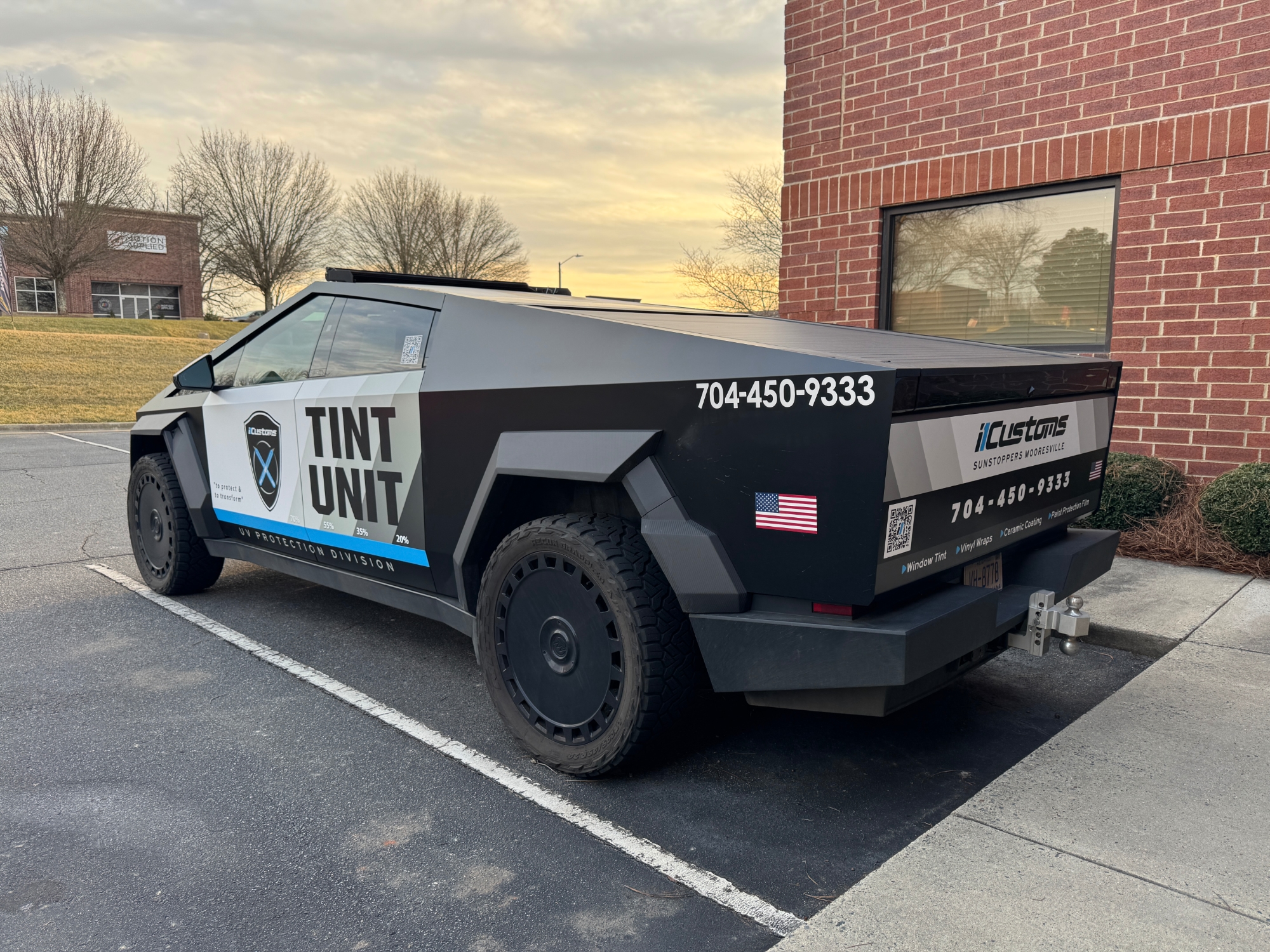 Tesla Cybertruck i1Customs wrap design